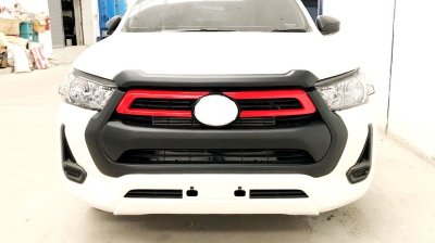 2.Front Grill Cover Toyota Revo 2020