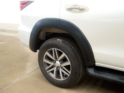 27.Front Fender Flares (V.2) with Nuts