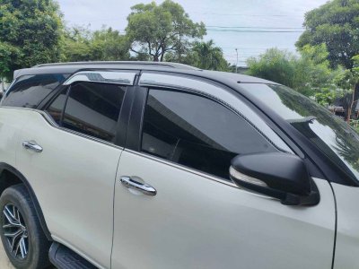 43.Door visor car (Color-Carbon) FORTUNER 2015-2024