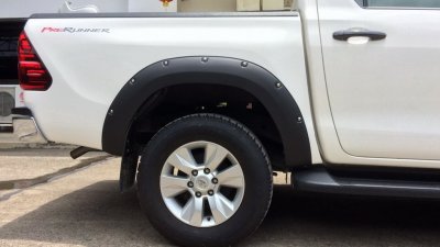 15.คิ้วล้อ V.7 (6 นิ้ว) Toyota Revo 2018
