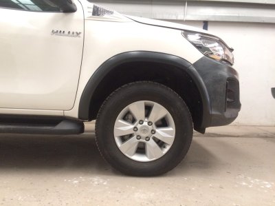 2.คิ้วล้อ V.8 (3 นิ้ว) Toyota Revo 2018