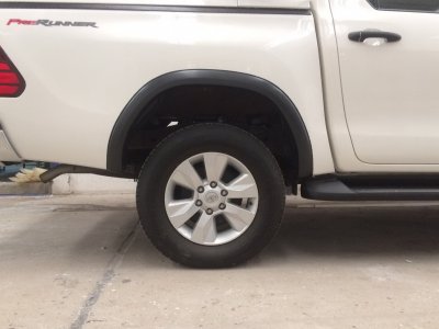 2.คิ้วล้อ V.8 (3 นิ้ว) Toyota Revo 2018