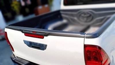 4.ครอบขอบกระบะท้าย Toyota Revo 2018