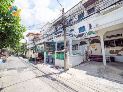 ทาวน์เฮ้าส์ รัชดา ซอย 3 ดินแดง พระราม 9 ทาวน์เฮ้าส์ รัชดา ซอย 3 ดินแดง พระราม 9