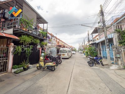 ทาวน์เฮ้าส์ รุ่งกิจวิลล่า 5 ซอย ร่มเกล้า 56 ลาดกระบัง ทาวน์เฮ้าส์ รุ่งกิจวิลล่า 5 ซอย ร่มเกล้า 56 ลาดกระบัง