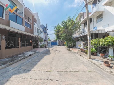 ทาวน์เฮ้าส์ หมู่บ้าน ลูกกอล์ฟ เมืองทองธานี หลังริม ถูกที่สุด ทาวน์เฮ้าส์ หมู่บ้าน ลูกกอล์ฟ เมืองทองธานี หลังริม ถูกที่สุด