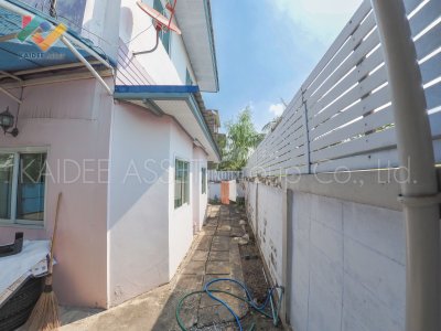 ทาวน์เฮ้าส์ หมู่บ้าน ลูกกอล์ฟ เมืองทองธานี หลังริม ถูกที่สุด ทาวน์เฮ้าส์ หมู่บ้าน ลูกกอล์ฟ เมืองทองธานี หลังริม ถูกที่สุด