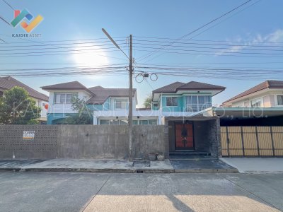 หมู่บ้าน สัมมากร รังสิต คลอง 2 บ้านเดี่ยว 2 หลัง พร้อมอยู่ หมู่บ้าน สัมมากร รังสิต คลอง 2 บ้านเดี่ยว 2 หลัง พร้อมอยู่