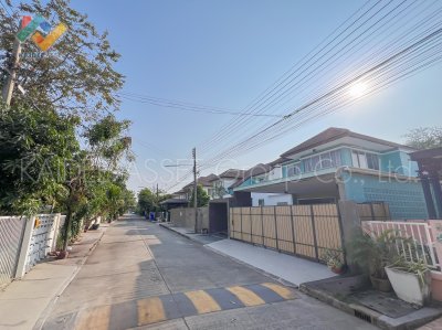 หมู่บ้าน สัมมากร รังสิต คลอง 2 บ้านเดี่ยว 2 หลัง พร้อมอยู่