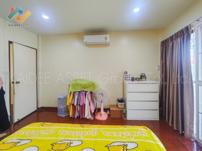 บ้านแฝด ซอย รัตนาธิเบศร์ 22 ติวานนท์ 25 ( แผ่นดินทอง )