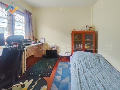 บ้านแฝด ซอย รัตนาธิเบศร์ 22 ติวานนท์ 25 ( แผ่นดินทอง ) บ้านแฝด ซอย รัตนาธิเบศร์ 22 ติวานนท์ 25 ( แผ่นดินทอง )