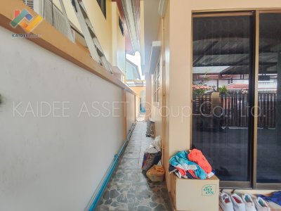 บ้านแฝด ซอย รัตนาธิเบศร์ 22 ติวานนท์ 25 ( แผ่นดินทอง ) บ้านแฝด ซอย รัตนาธิเบศร์ 22 ติวานนท์ 25 ( แผ่นดินทอง )