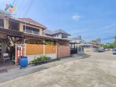 บ้านแฝด ซอย รัตนาธิเบศร์ 22 ติวานนท์ 25 ( แผ่นดินทอง )