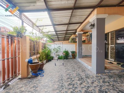 บ้านแฝด ซอย รัตนาธิเบศร์ 22 ติวานนท์ 25 ( แผ่นดินทอง ) บ้านแฝด ซอย รัตนาธิเบศร์ 22 ติวานนท์ 25 ( แผ่นดินทอง )