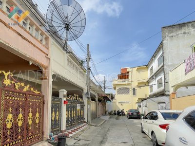 ทาวน์เฮ้าส์ ซอย จรัญสนิทวงศ์ 3 หมู่บ้าน สมชาย ใกล้ BTS ท่าพระ