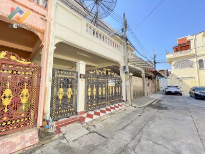 ทาวน์เฮ้าส์ ซอย จรัญสนิทวงศ์ 3 หมู่บ้าน สมชาย ใกล้ BTS ท่าพระ