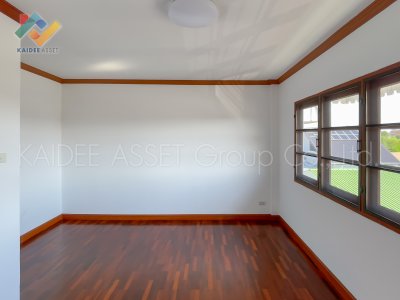 ทาวน์เฮ้าส์ ซอย นาคนิวาส 37 แยก 1-8 ถนน ลาดพร้าว 71 ขายถูก