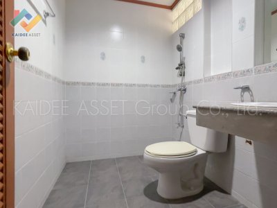 ทาวน์เฮ้าส์ ซอย นาคนิวาส 37 แยก 1-8 ถนน ลาดพร้าว 71 ขายถูก