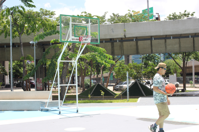 แป้นบาสเก็ตบอล