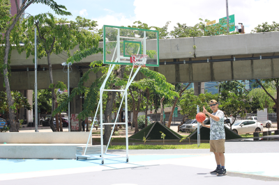 แป้นบาสเก็ตบอล