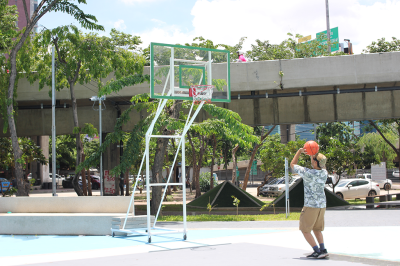 แป้นบาสเก็ตบอล