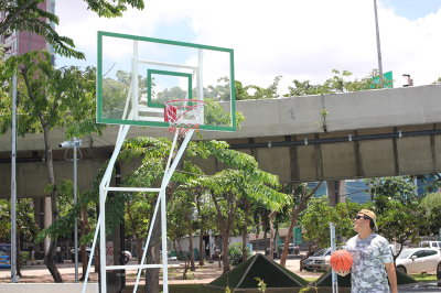 แป้นบาสเก็ตบอล