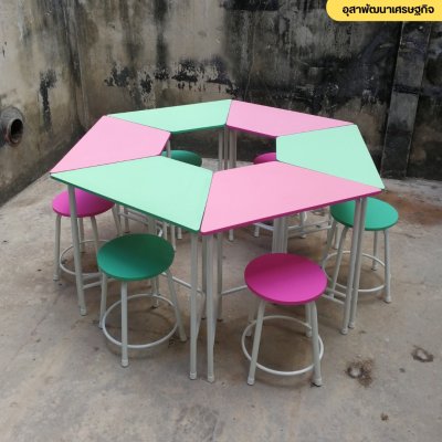 ชุดโต๊ะเก้าอี้นักเรียนกลุ่ม