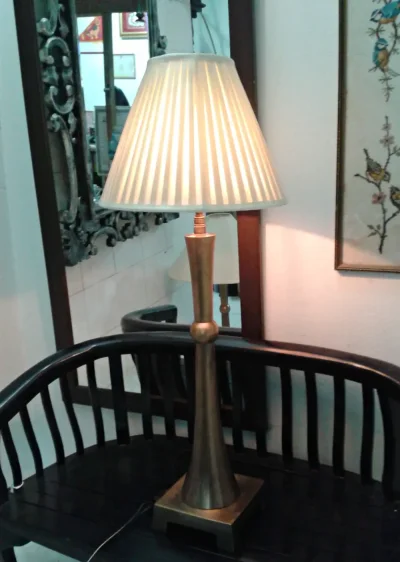 โคมไฟตั้งโต๊ะ