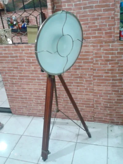 โคมไฟตั้งพื้น