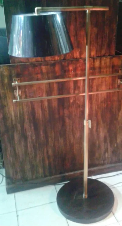 โคมไฟตั้งพื้น