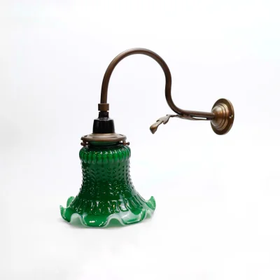 โคมไฟติดผนังทองเหลืองแท้ แก้วจีบสีเขียว WLT01A