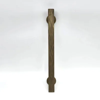 มือจับประตูทองเหลืองแท้ งานกัดกรดลายเปลือกไม้ AC021F