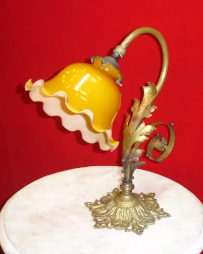 โคมไฟตั้งโต๊ะ