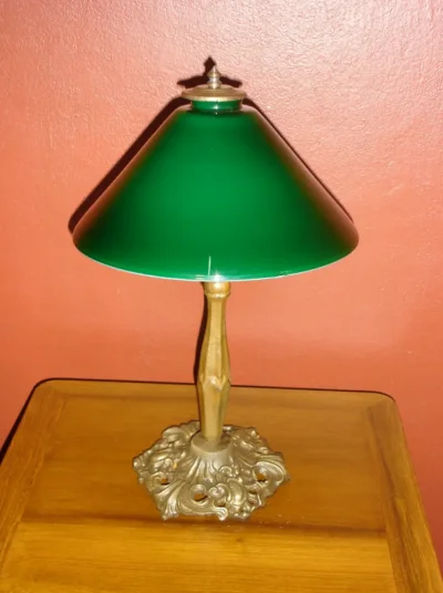 โคมไฟตั้งโต๊ะ