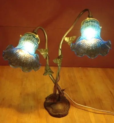 โคมไฟตั้งโต๊ะ