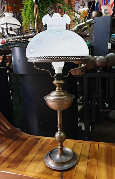 โคมไฟตั้งโต๊ะ