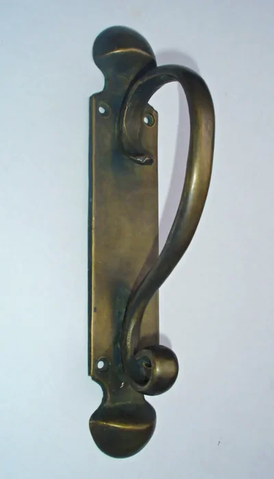 มือจับประตูทองเหลือง