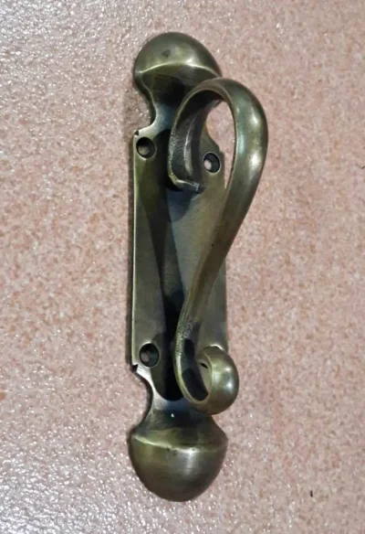 มือจับประตูทองเหลือง