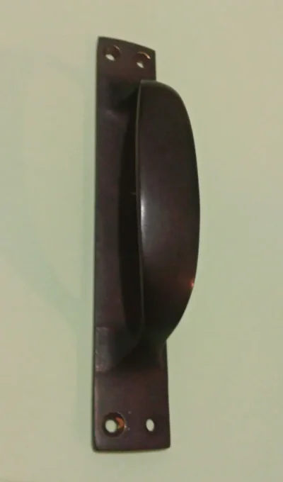 มือจับประตูทองเหลือง