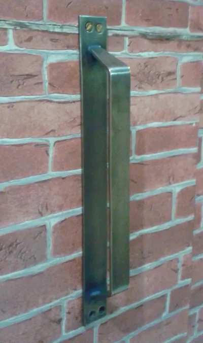 มือจับประตูทองเหลือง