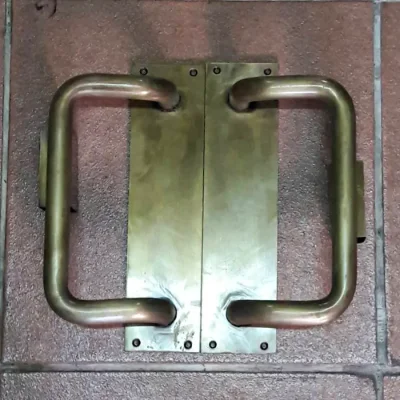 มือจับประตูทองเหลือง