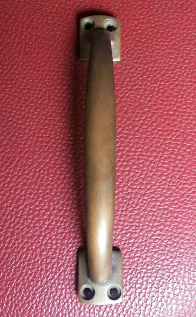 มือจับประตูทองเหลือง