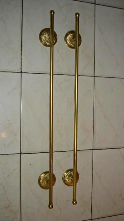 มือจับประตูทองเหลือง