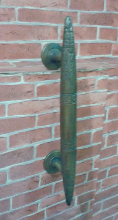 มือจับประตูทองเหลือง