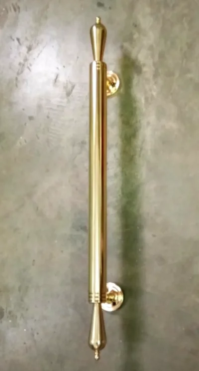 มือจับประตูทองเหลือง