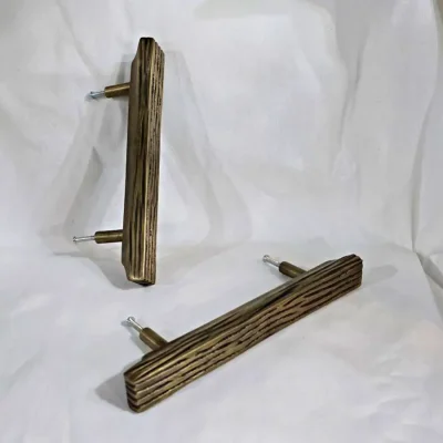 มือจับประตูทองเหลือง