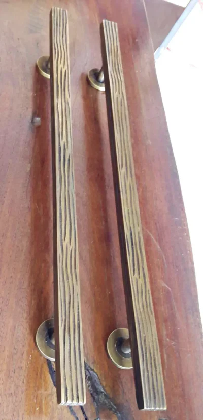 มือจับประตูทองเหลือง