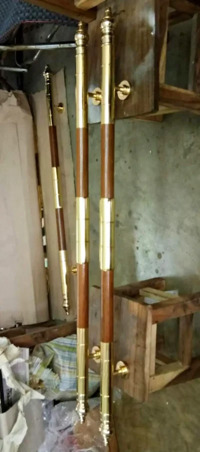 มือจับประตูทองเหลือง ด้ามไม้สัก