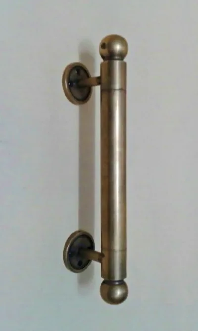 มือจับประตูทองเหลือง