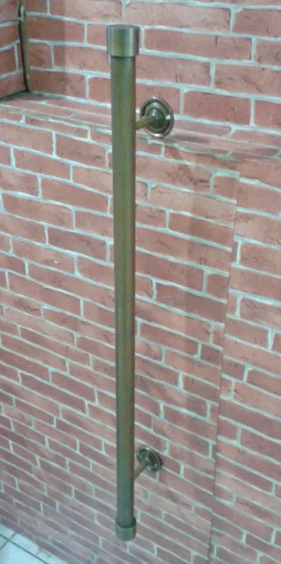 มือจับประตูทองเหลือง